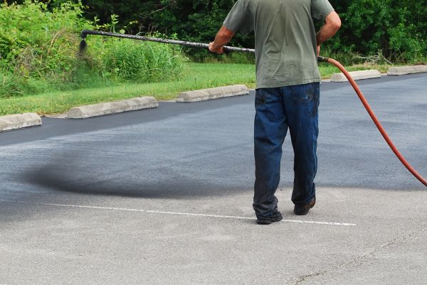 Lot Sealcoating in Green Valley